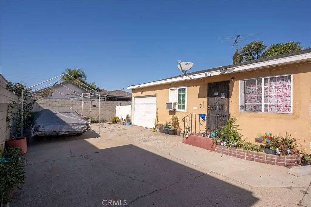 1405 Lagoon Avenue, Wilmington, California 90744 home-pic-5